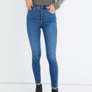 NWT - Madewell 10" High-Rise Skinny Jeans in Mackey Wash: Button-Front Edition